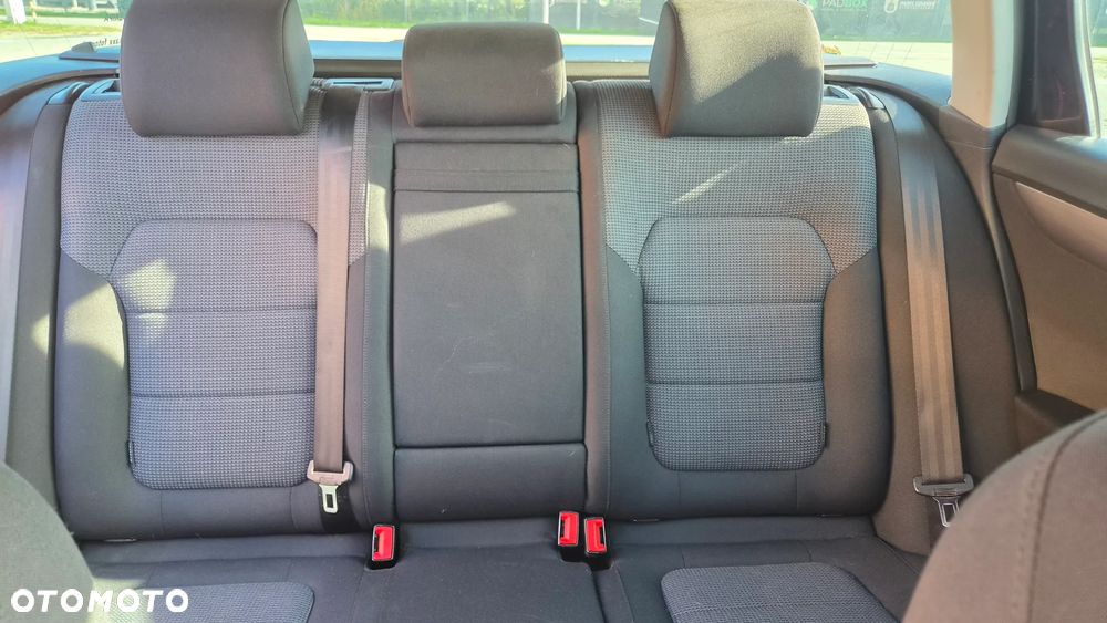 Volkswagen Passat 2.0 TDI BlueMotion Technology Comfortline - 18