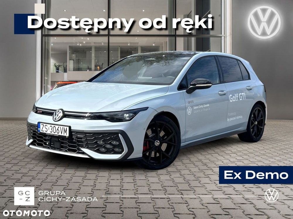 Volkswagen Golf - 1