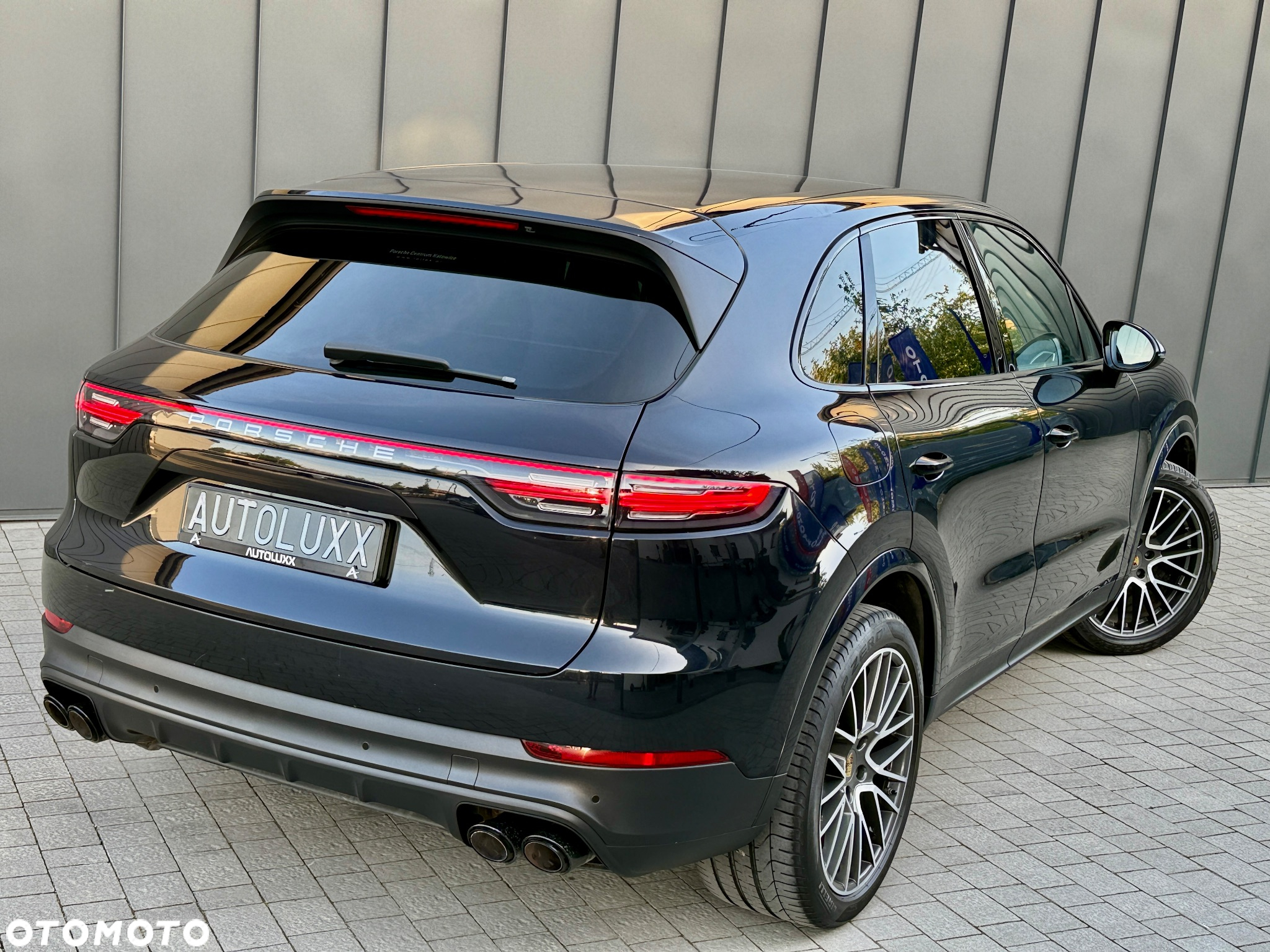 Porsche Cayenne Standard - 2