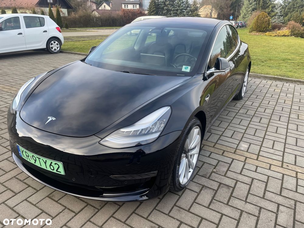 Tesla Model 3 - 3