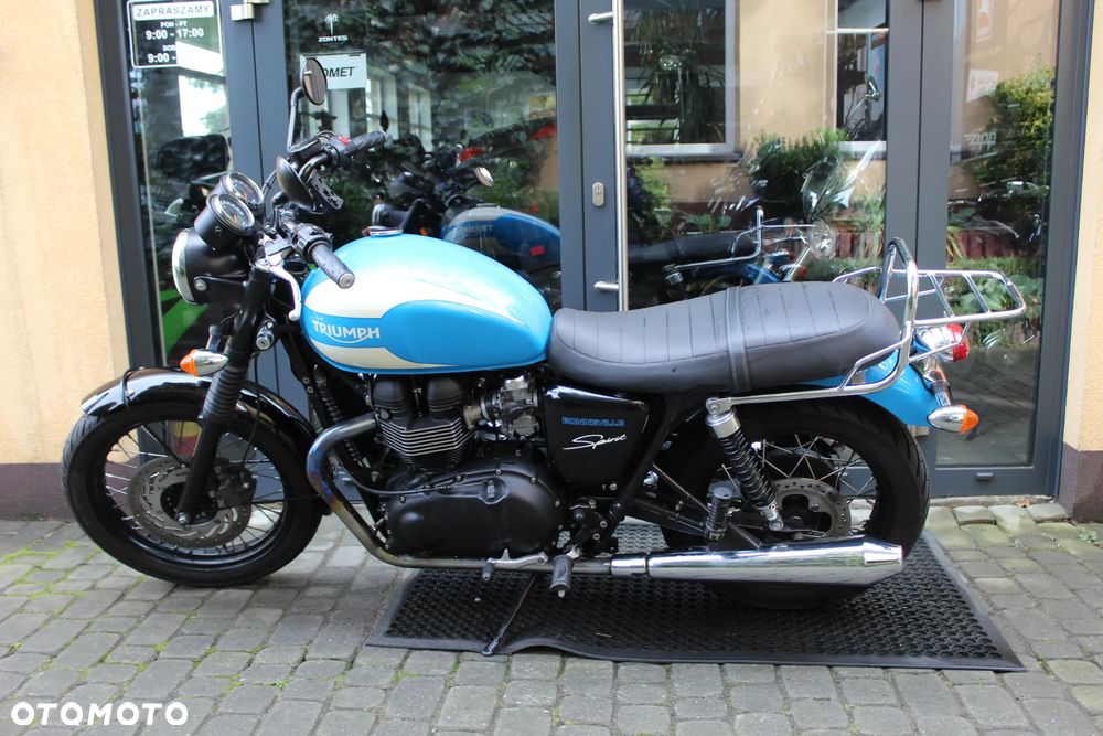 Triumph Bonneville - 3