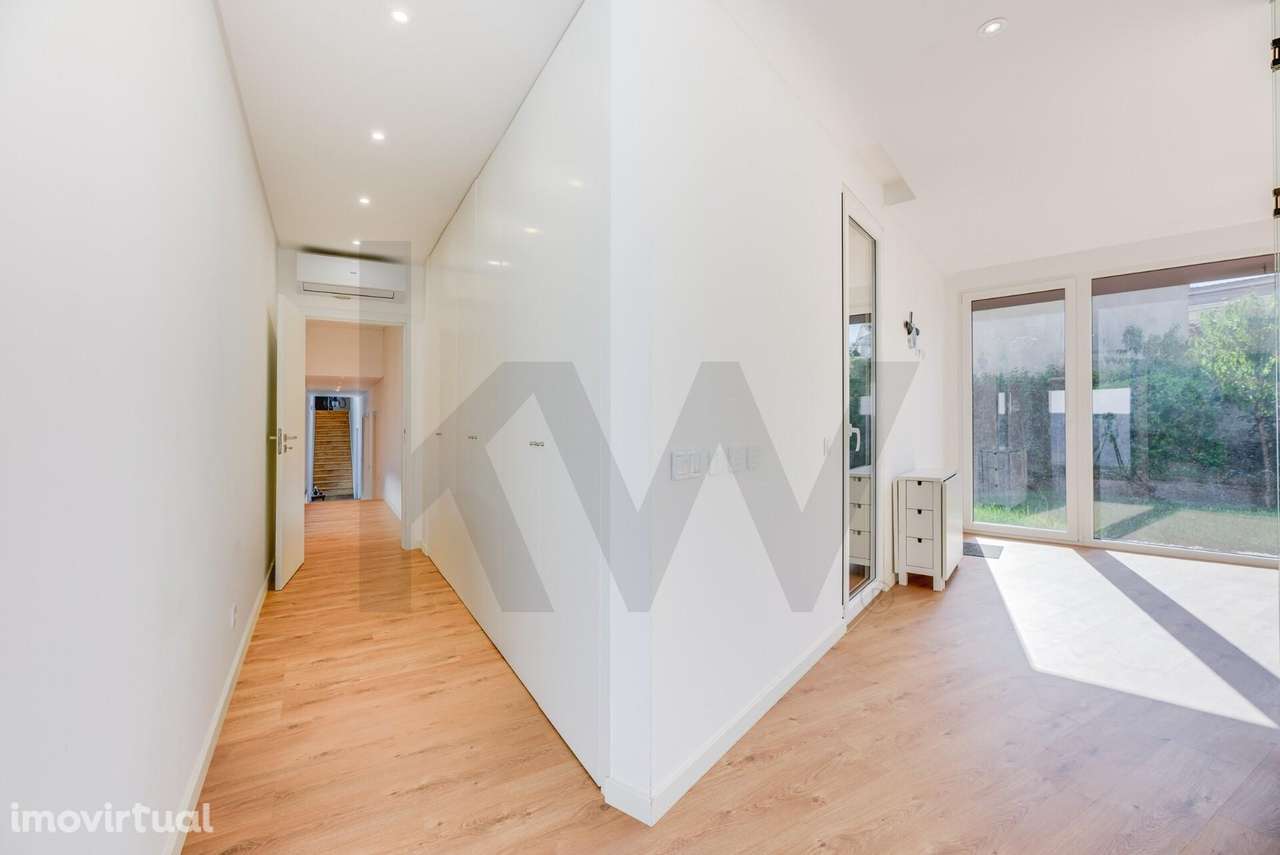 Entre Oeiras e Cascais, uma casa que eleva o conceito de viver bem. - Grande imagem: 4/60