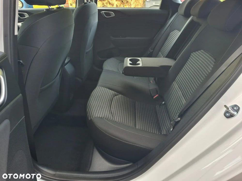 Kia Ceed 1.5 T-GDI M - 17