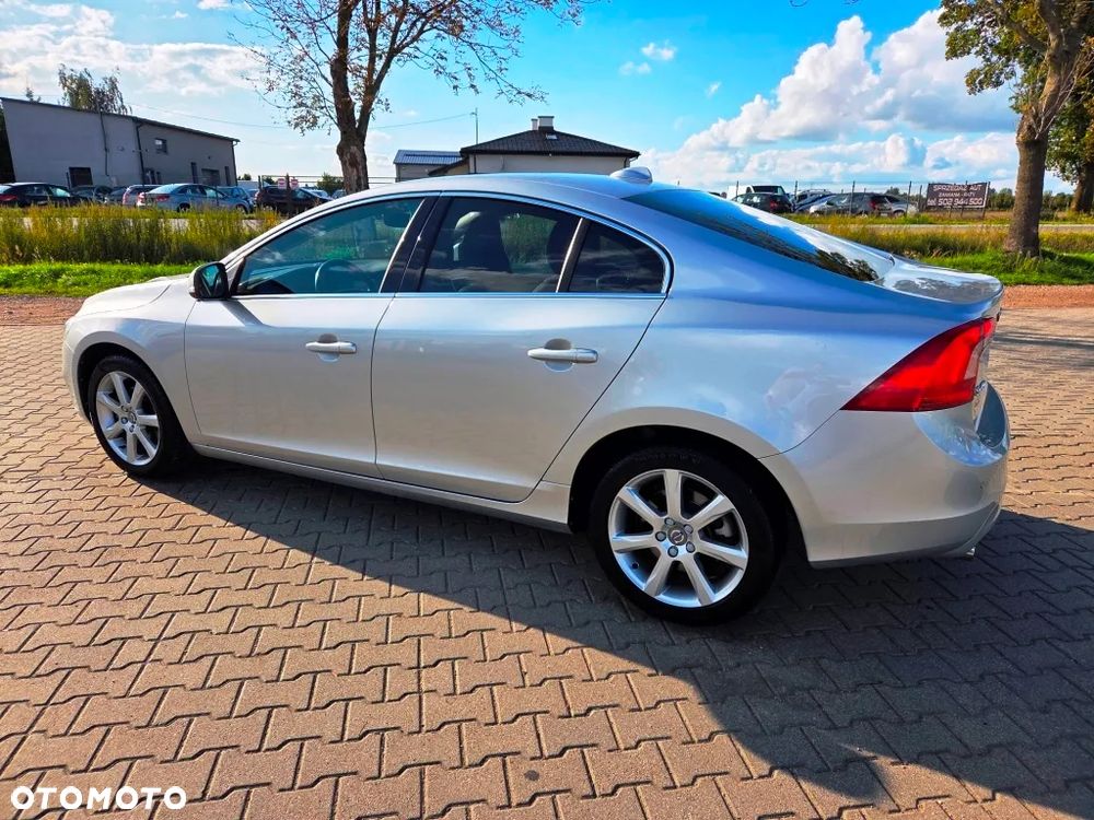 Volvo S60 D2 Drive-E Momentum - 17