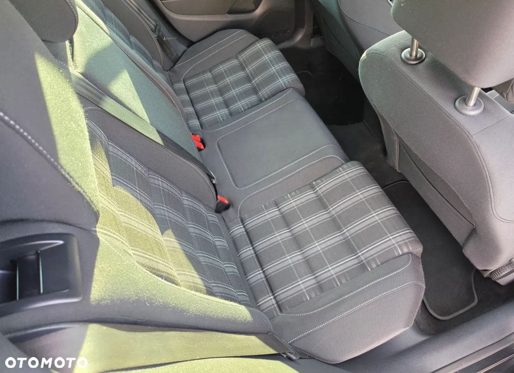 Volkswagen Golf 2.0 TDI GTD - 8