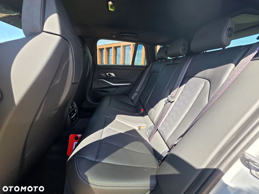 BMW M3 Competition xDrive sport - 17