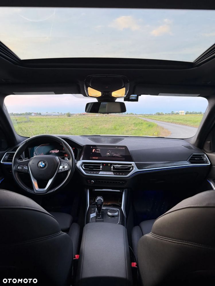 BMW Seria 3 330i Sport Line - 13