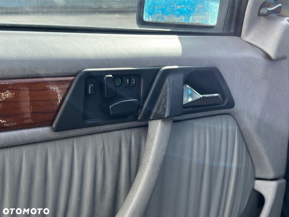 Mercedes-Benz W124 (1984-1993) - 22