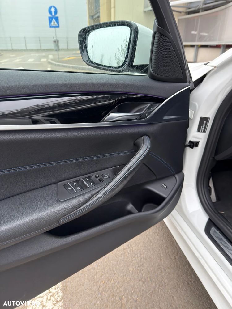 BMW Seria 5 530i Aut. M Sport Edition - 12