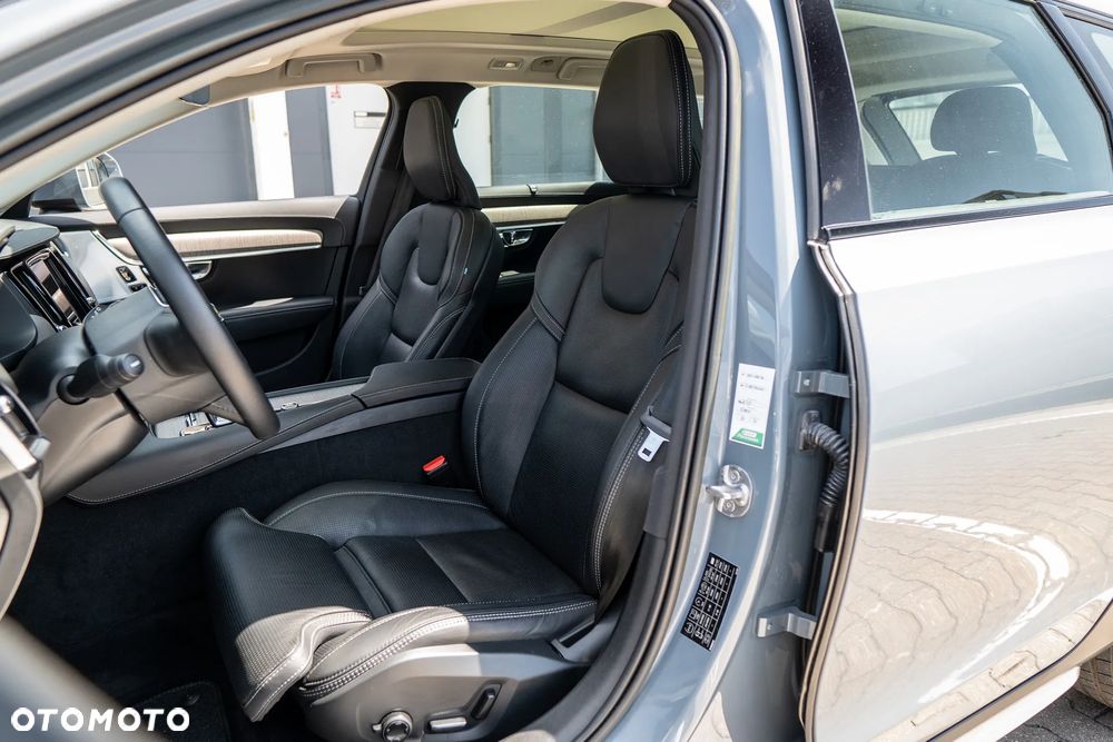 Volvo V90 Cross Country B5 D AWD Ultimate - 27