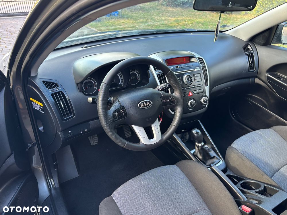 Kia Ceed 1.4 CVVT Vision - 28