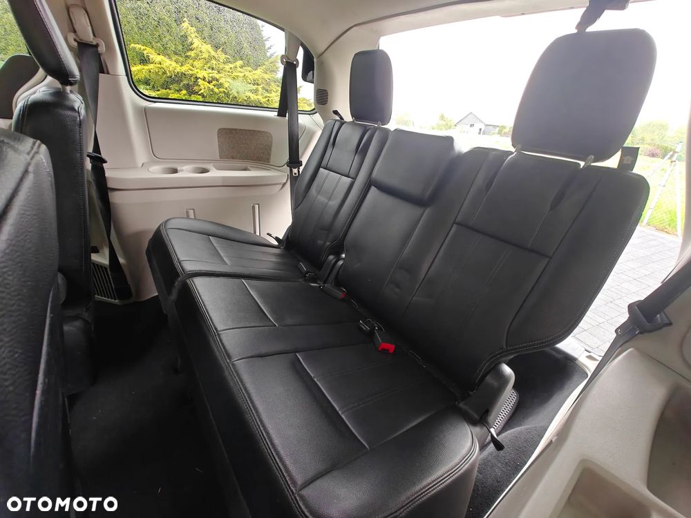 Chrysler Town & Country 3.6 Limited - 14