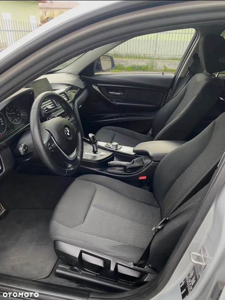 BMW Seria 3 320d - 15