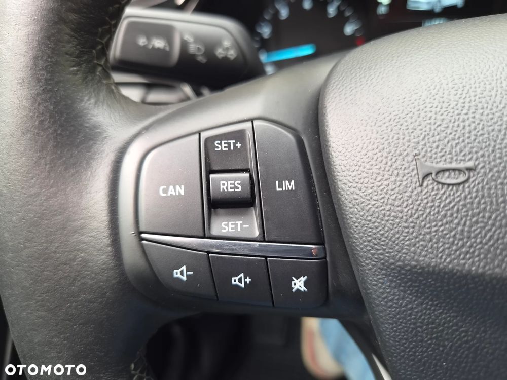 Ford Fiesta 1.0 EcoBoost S&S TITANIUM - 19
