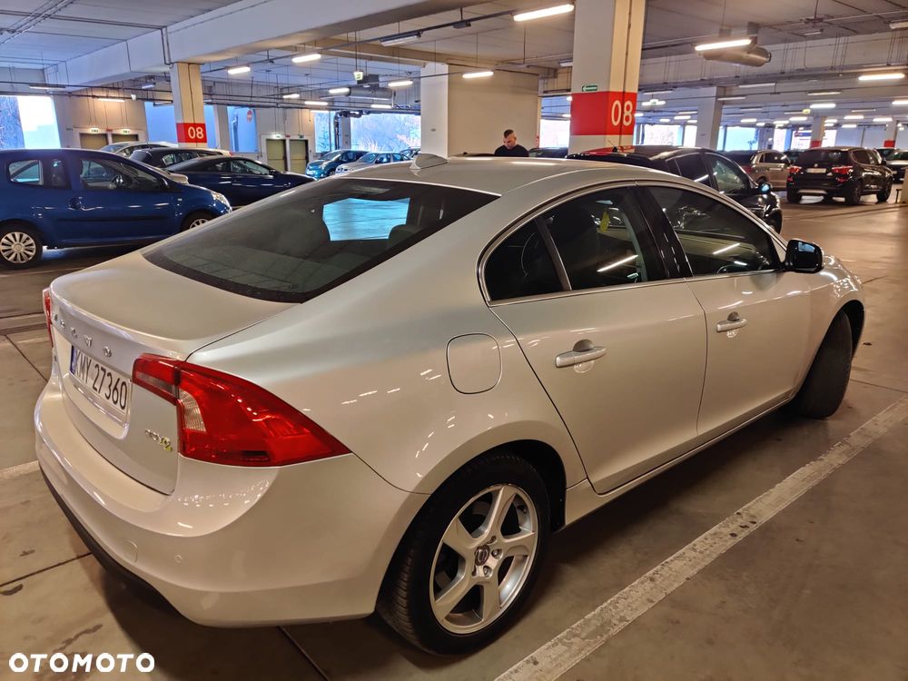 Volvo S60 D2 - 3