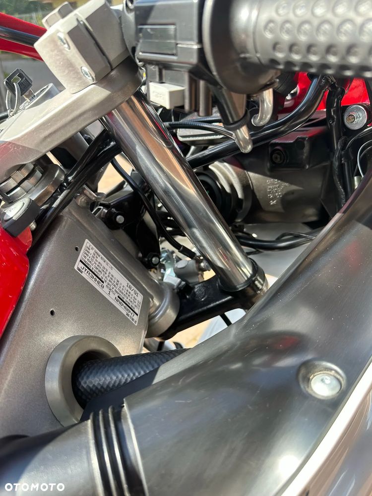 Yamaha FZR - 21