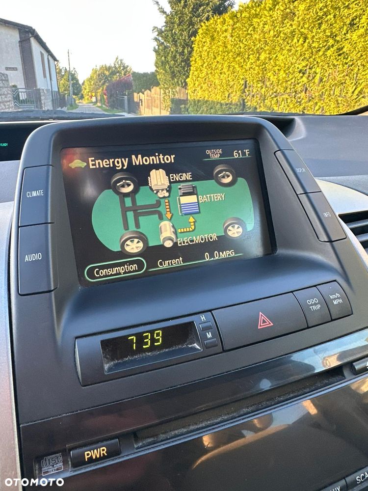 Toyota Prius 1.5 VVT-i Sol - 24