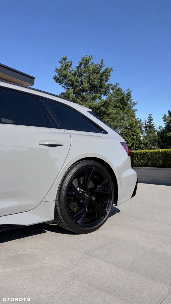 Audi RS6 Avant - 8