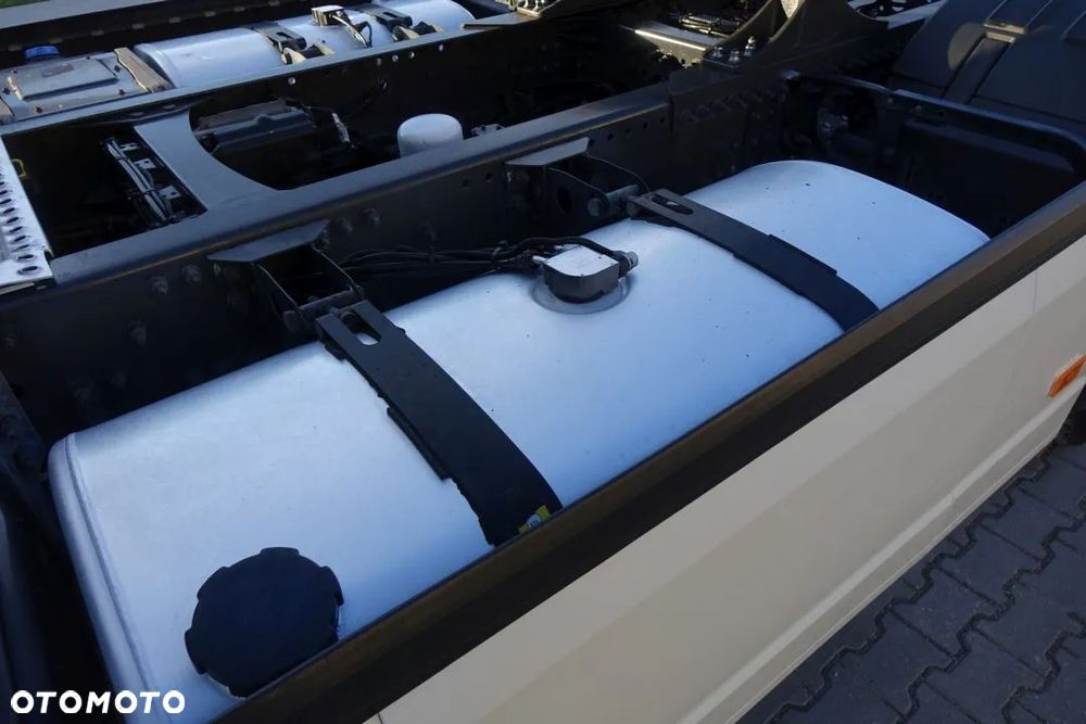 Volvo FH 500 GLOBETROTTER / STANDARD/ AUTOMAT / EURO 6 / KLIMATYZACJA POSTOJOWA/ 2 ZBIORNIKI PALIWA - 14