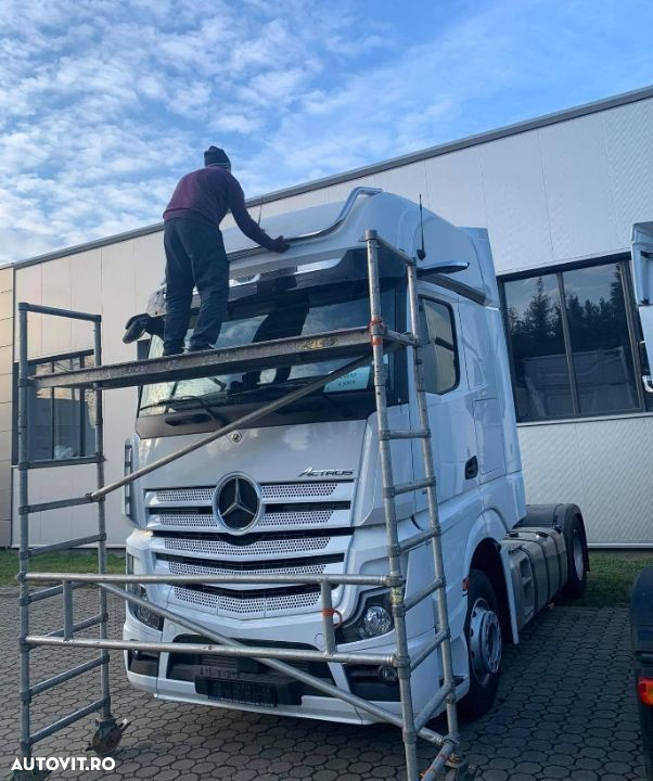 Bullbar, suport lumini Actros Mp4 - 15