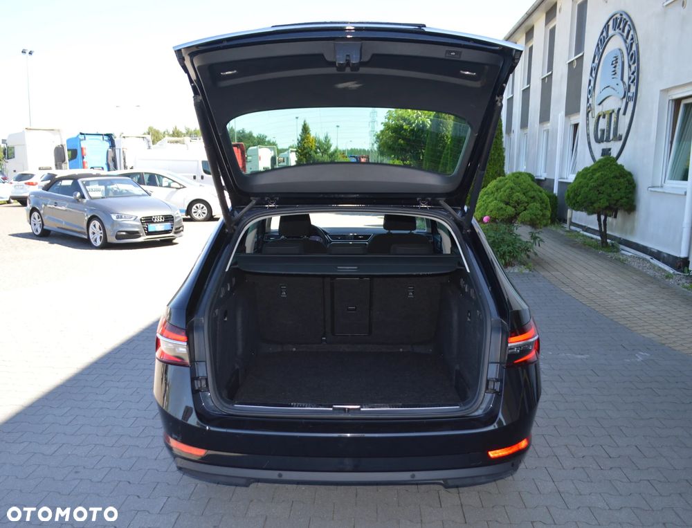 Skoda Superb 2.0 TDI SCR 4x4 Style DSG - 11