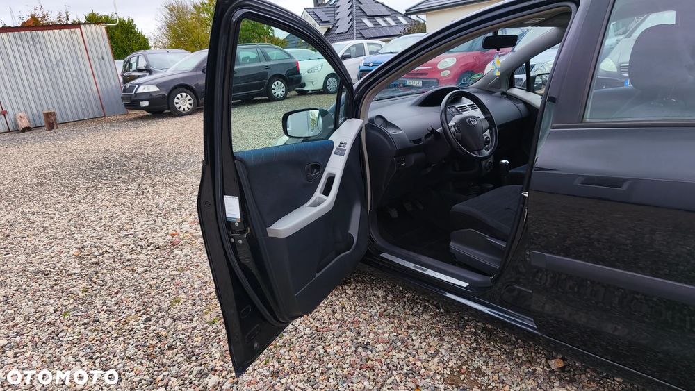 Toyota Yaris - 14