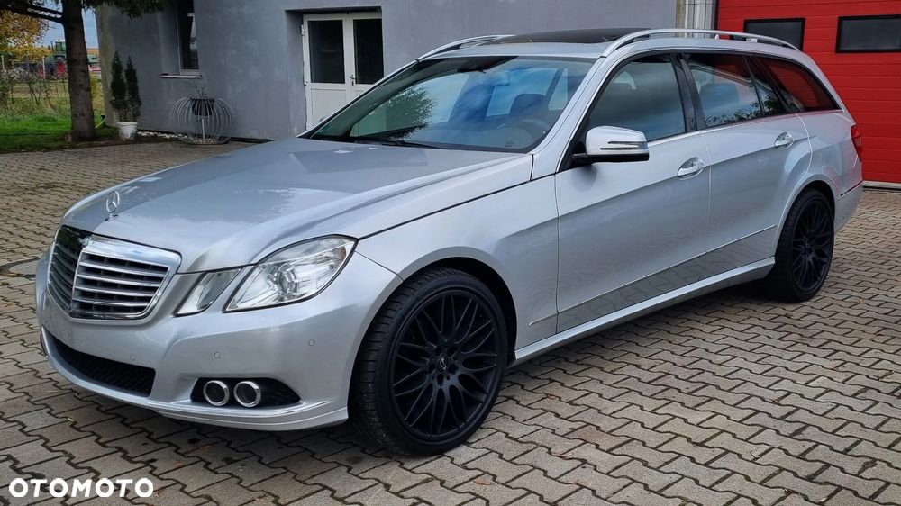 Mercedes-Benz Klasa E 220 T CDI DPF BlueEFFICIENCY Automatik Elegance - 1
