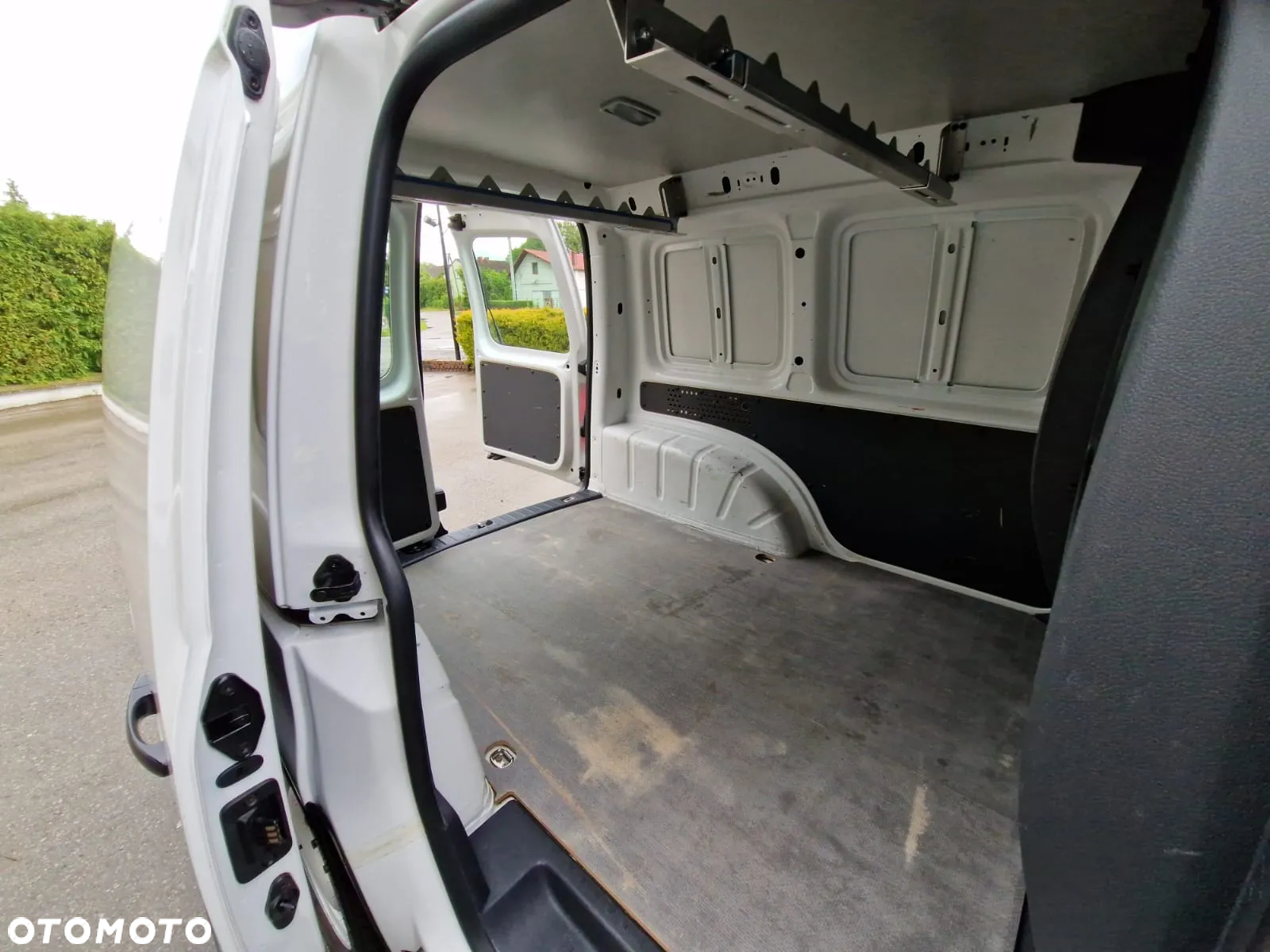 Volkswagen Caddy - 10