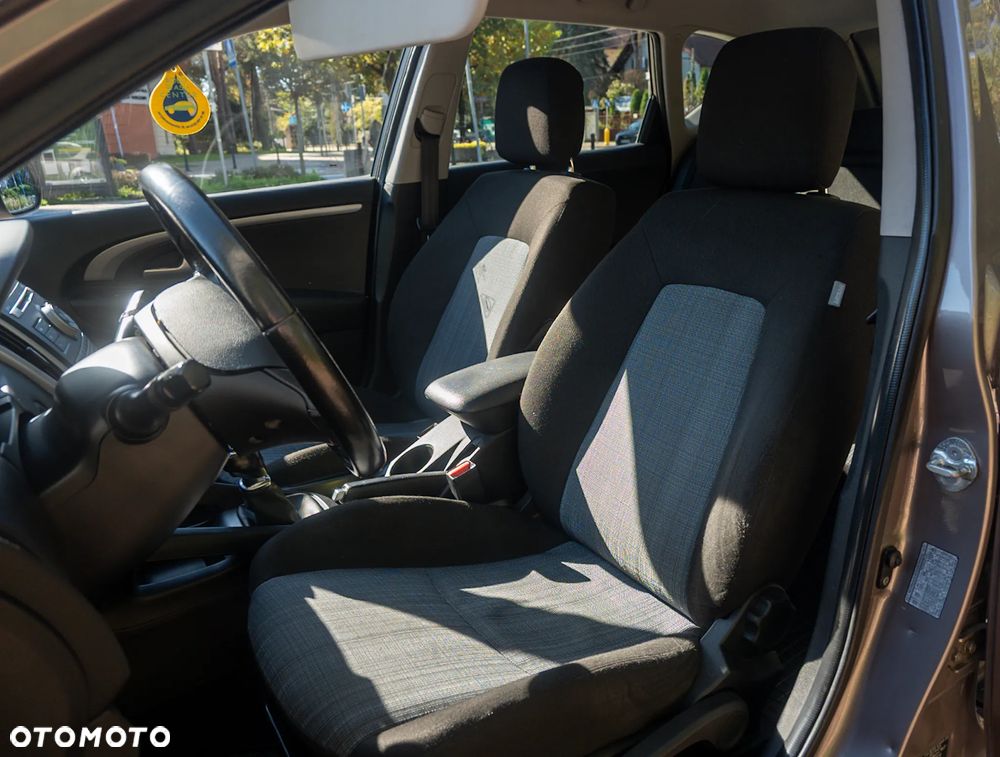 Kia Ceed - 13
