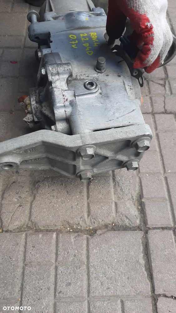Dyfer tył TOYOTA  RAV4 III 2.2 D4D   07R - 2