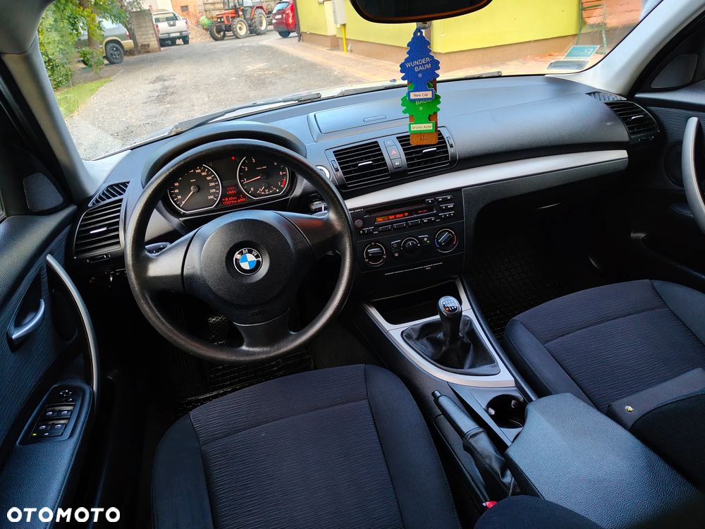 BMW Seria 1 116i - 11