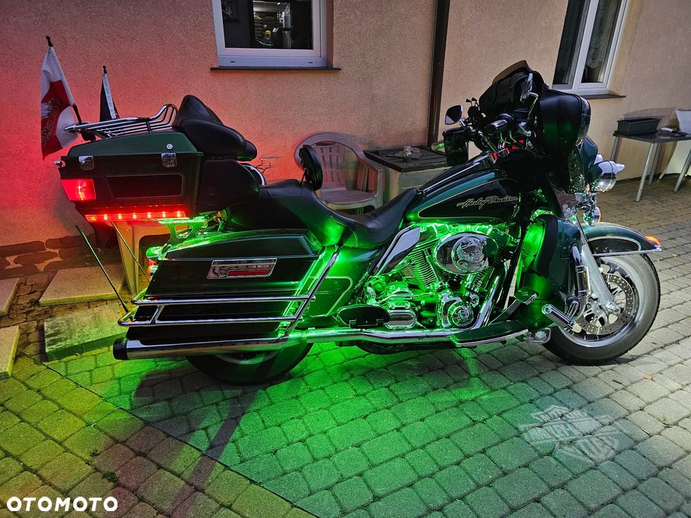 Harley-Davidson FLHTCU Ultra - 2