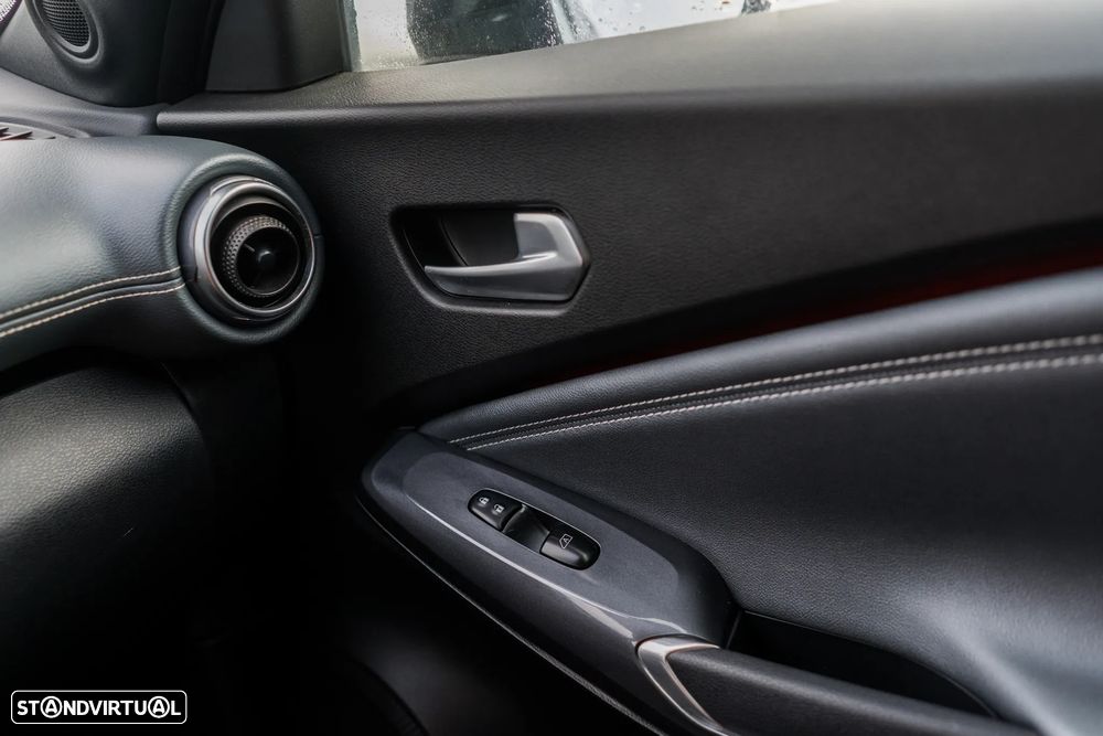 Nissan Juke 1.0 DIG-T N-Connecta - 2