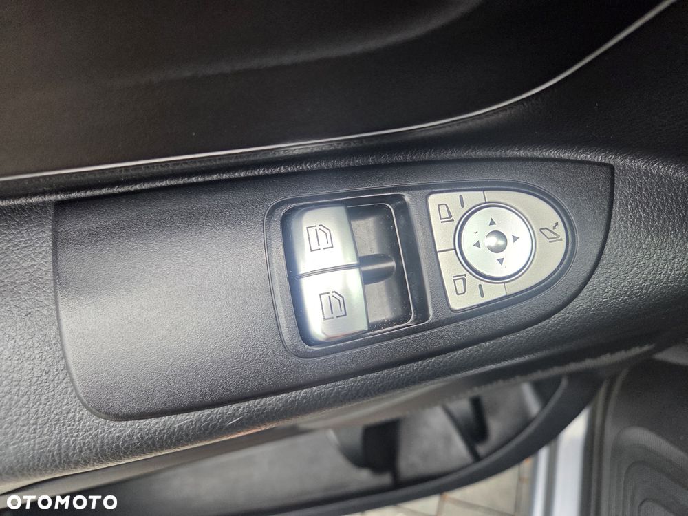 Mercedes-Benz Vito - 26
