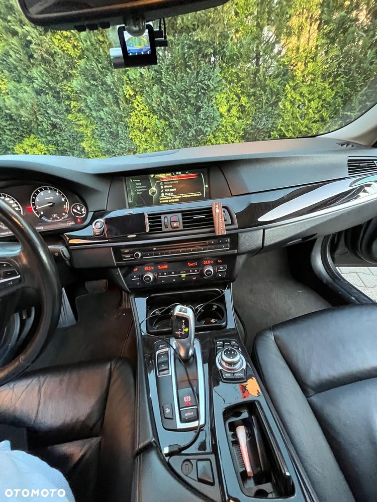BMW Seria 5 528i xDrive - 6