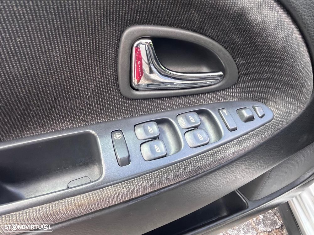 Volvo V40 1.6 Base - 16