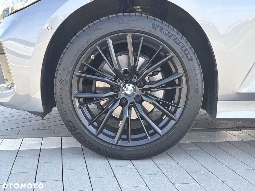 BMW Seria 3 320i - 5