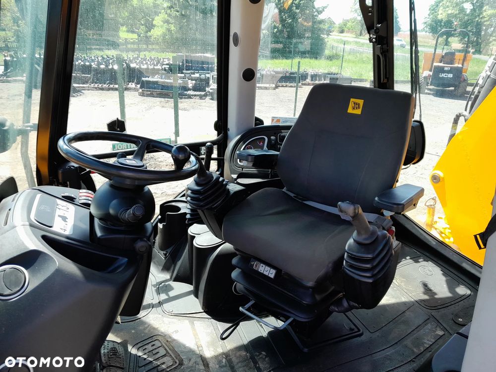JCB JCB 4CX AEC  2018r - 18