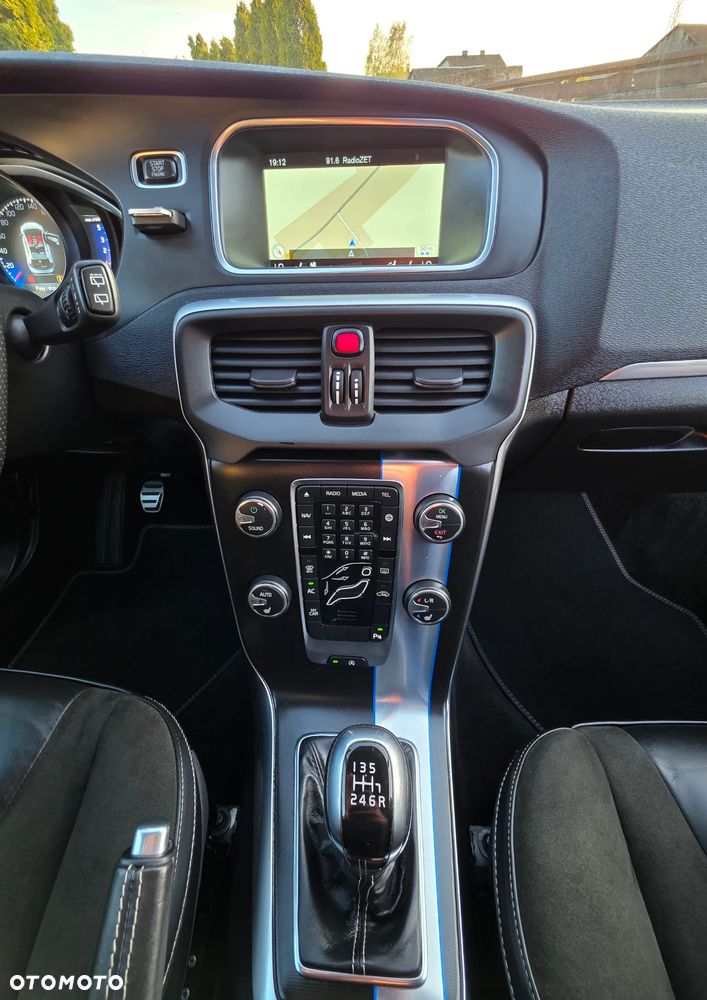 Volvo V40 D2 Drive-E R-Design Momentum - 10