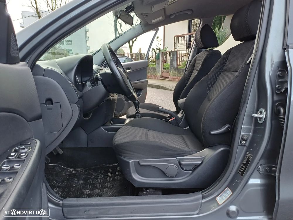 Hyundai i30 CW 1.6 CRDi Comfort - 28