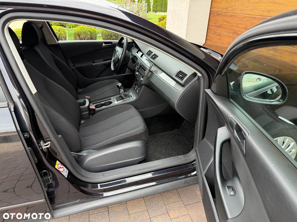 Volkswagen Passat - 9