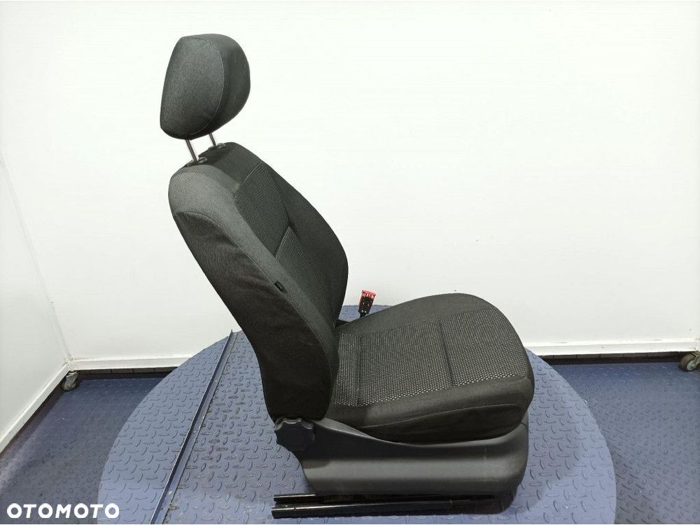 SKODA ROOMSTER FOTEL PRZEDNI PRAWY PASAŻERA EU - 4