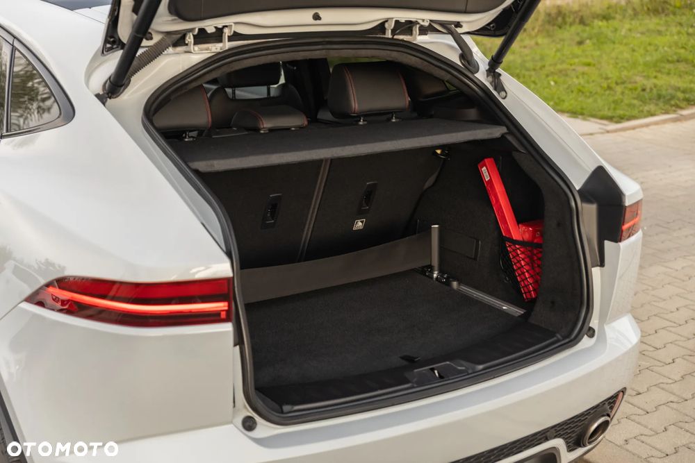 Jaguar E-Pace P250 AWD First Edition - 29