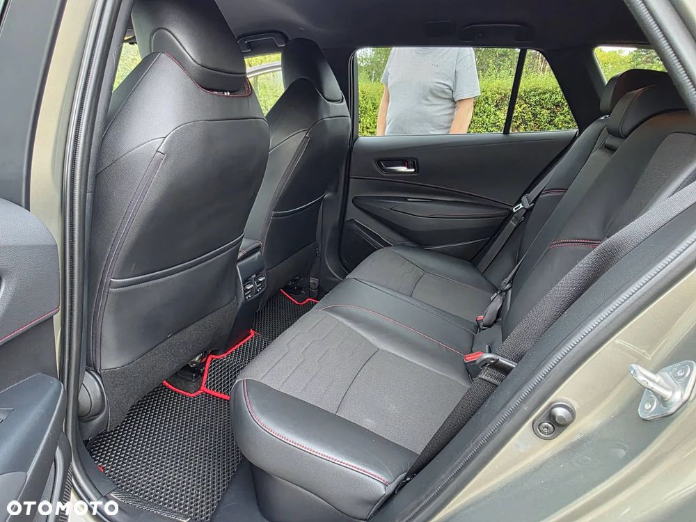 Toyota Corolla 2.0 Hybrid Executive - 9