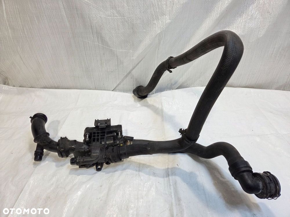 OBUDOWA TERMOSTATU OPEL COMBO E  CITROEN BERLINGO IV 1.5 BLUEHDI 9812113780 - 1