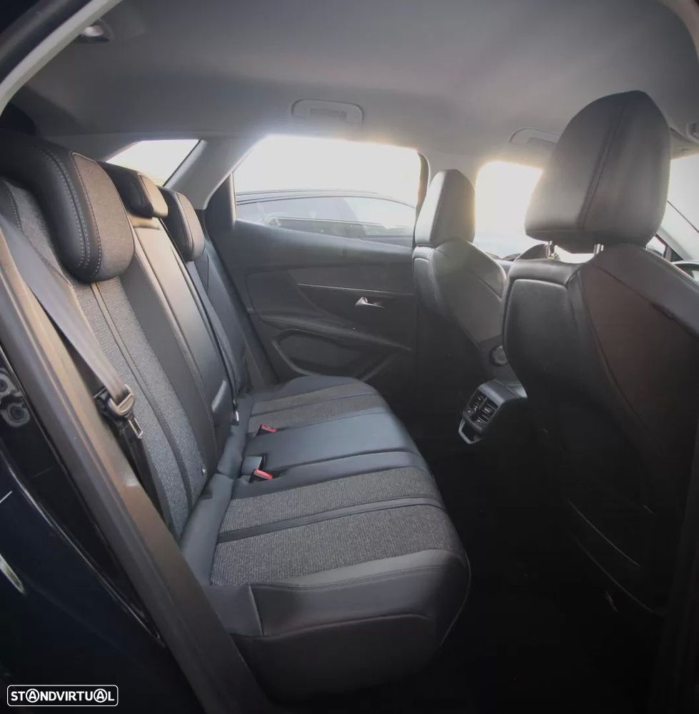 Peugeot 3008 1.2 PureTech Allure EAT8 - 21