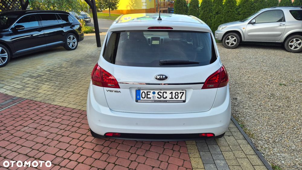 Kia Venga - 13