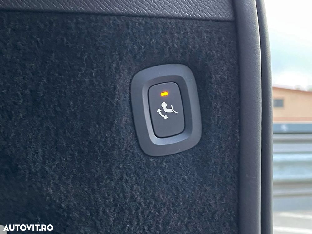 Volvo XC 90 T8 Twin Engine AWD Momentum - 25