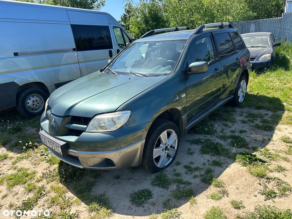 Mitsubishi Outlander 2.0 4WD Invite - 25