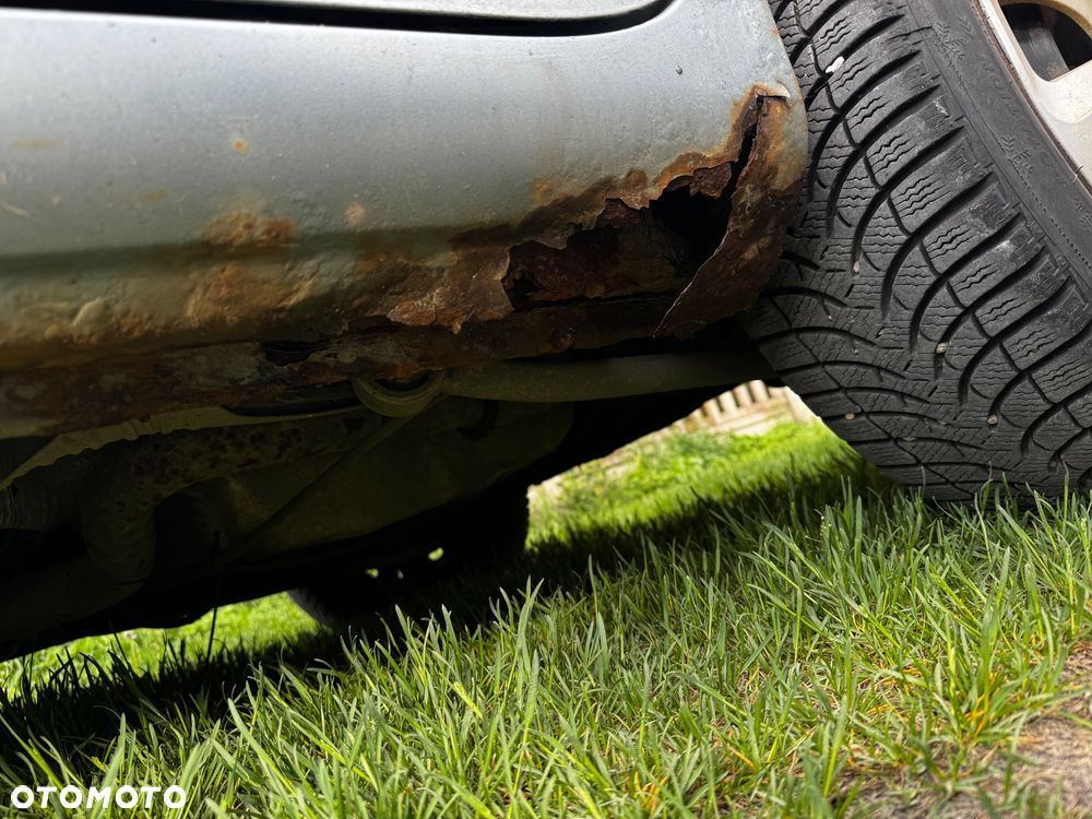 Alfa Romeo 147 1.9 JTD Progression - 12
